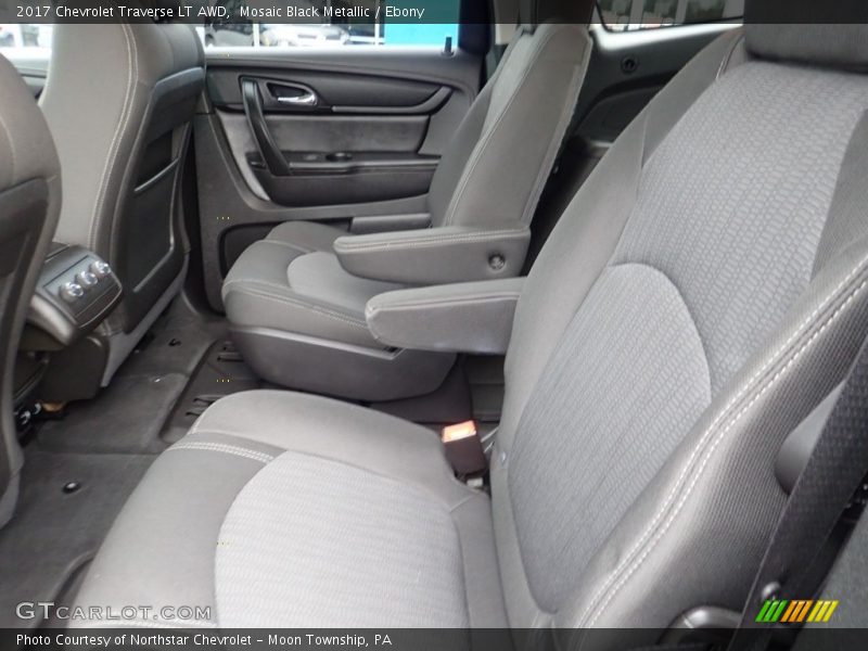 Mosaic Black Metallic / Ebony 2017 Chevrolet Traverse LT AWD
