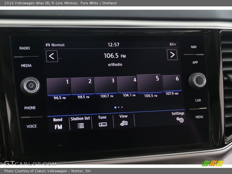 Controls of 2019 Atlas SEL R-Line 4Motion