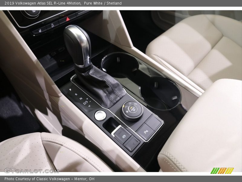  2019 Atlas SEL R-Line 4Motion 8 Speed Automatic Shifter