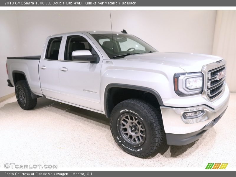 Front 3/4 View of 2018 Sierra 1500 SLE Double Cab 4WD
