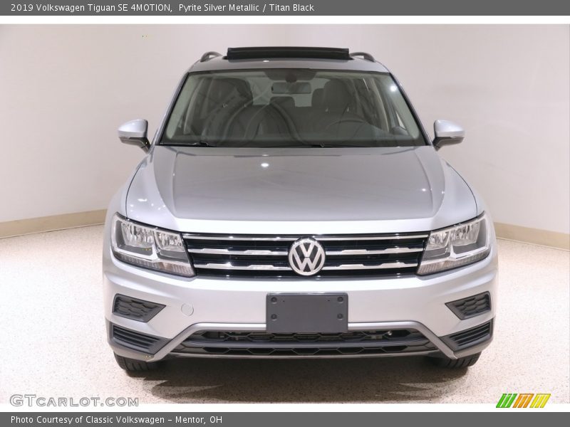 Pyrite Silver Metallic / Titan Black 2019 Volkswagen Tiguan SE 4MOTION