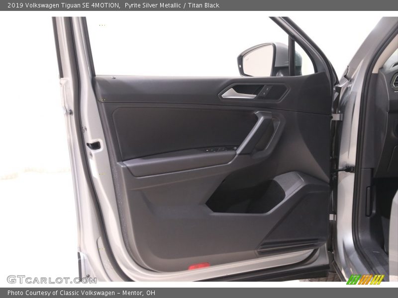 Pyrite Silver Metallic / Titan Black 2019 Volkswagen Tiguan SE 4MOTION