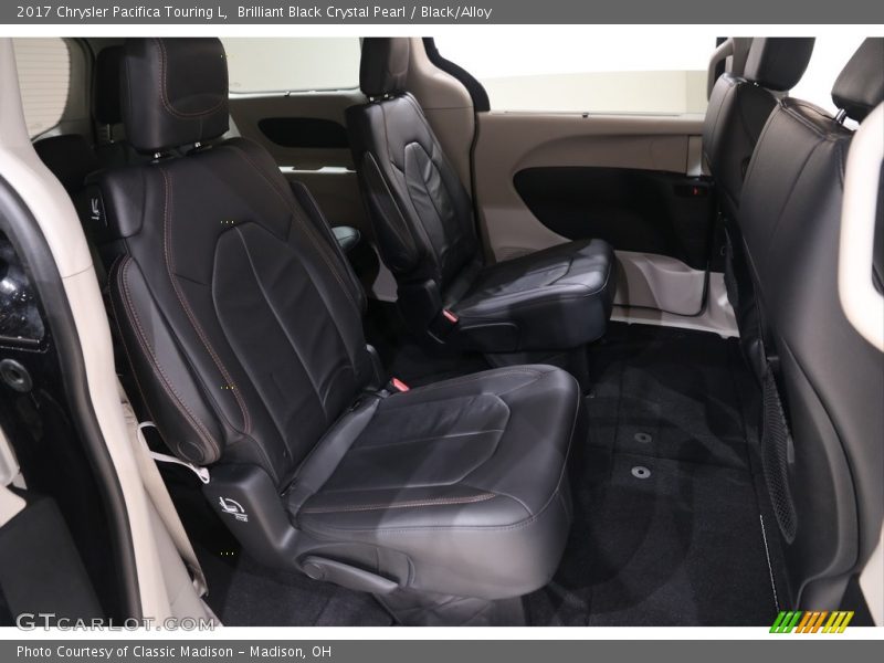 Brilliant Black Crystal Pearl / Black/Alloy 2017 Chrysler Pacifica Touring L