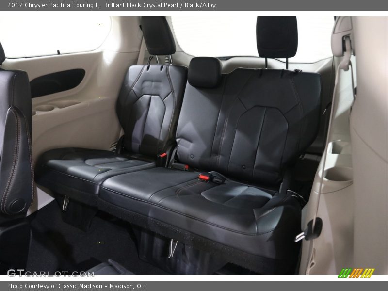 Brilliant Black Crystal Pearl / Black/Alloy 2017 Chrysler Pacifica Touring L