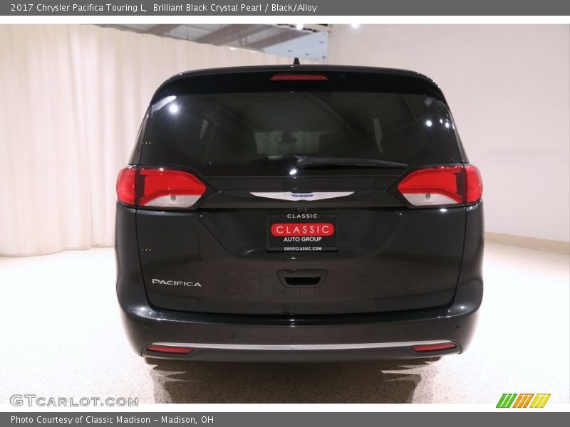 Brilliant Black Crystal Pearl / Black/Alloy 2017 Chrysler Pacifica Touring L
