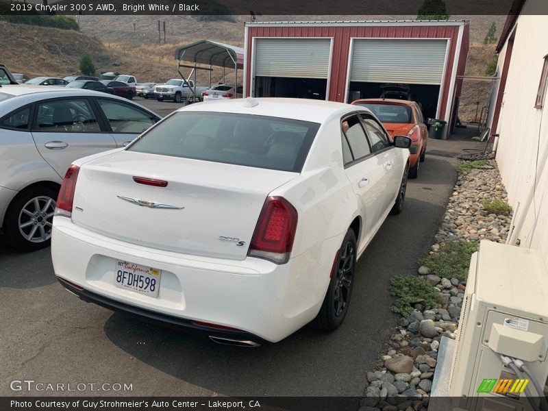 Bright White / Black 2019 Chrysler 300 S AWD