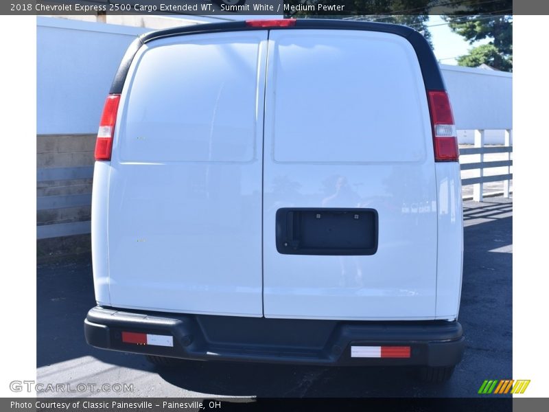 Summit White / Medium Pewter 2018 Chevrolet Express 2500 Cargo Extended WT