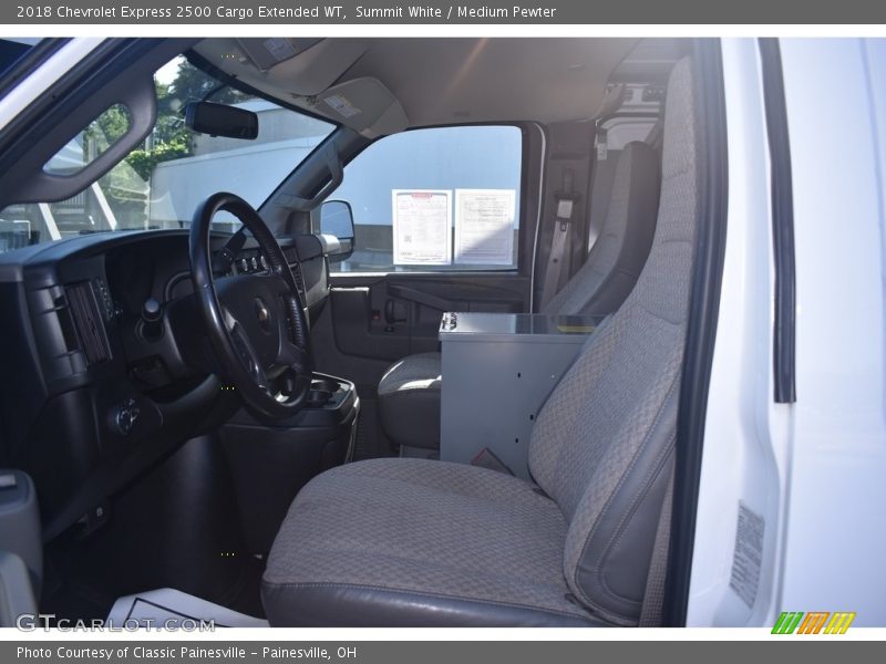 Summit White / Medium Pewter 2018 Chevrolet Express 2500 Cargo Extended WT