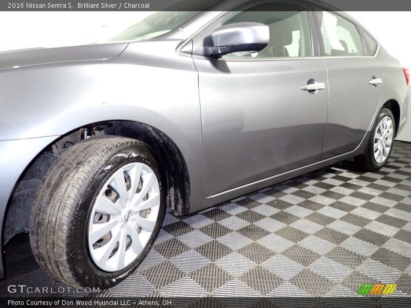 Brilliant Silver / Charcoal 2016 Nissan Sentra S