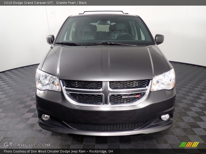 Granite Pearl / Black 2019 Dodge Grand Caravan SXT