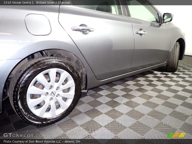 Brilliant Silver / Charcoal 2016 Nissan Sentra S