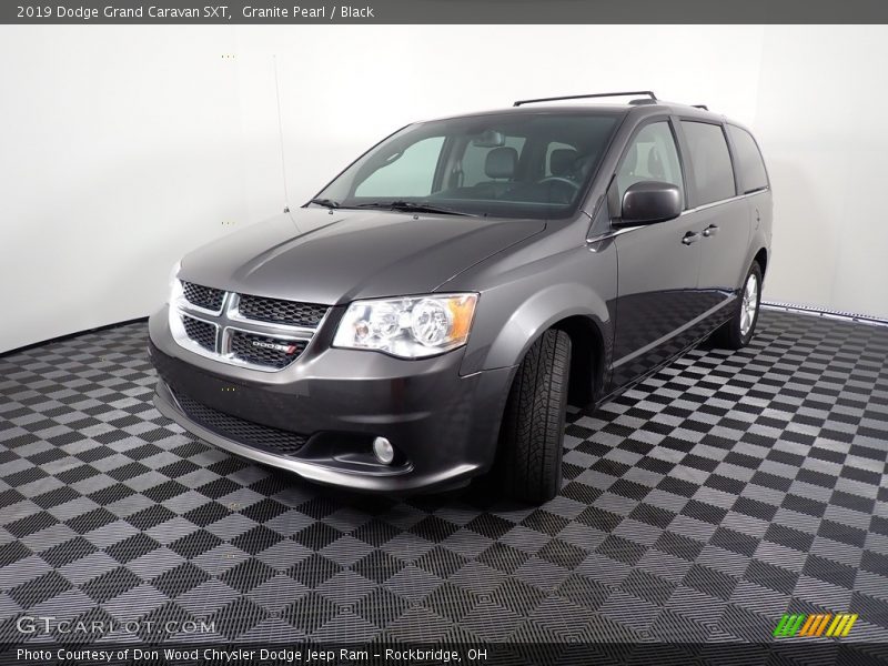 Granite Pearl / Black 2019 Dodge Grand Caravan SXT