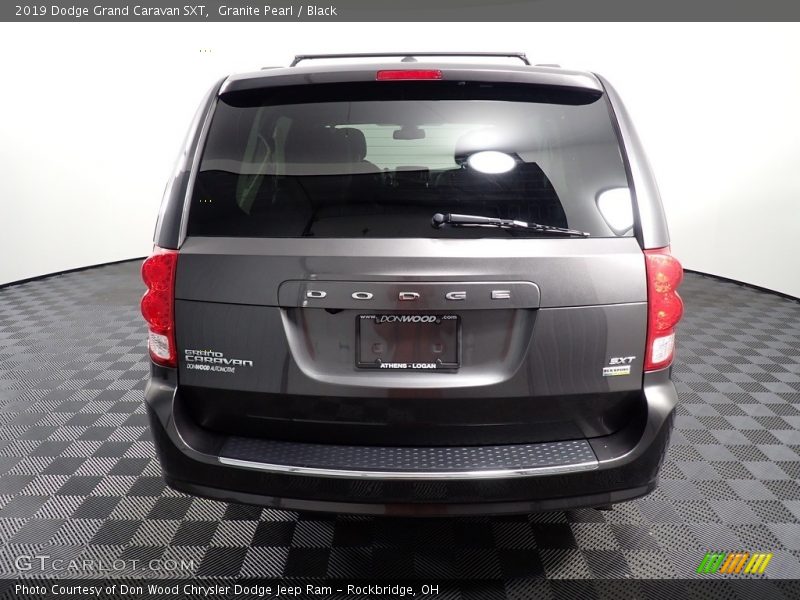 Granite Pearl / Black 2019 Dodge Grand Caravan SXT