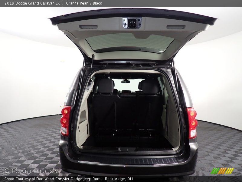 Granite Pearl / Black 2019 Dodge Grand Caravan SXT