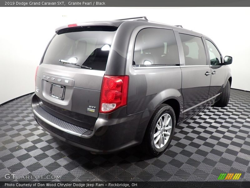 Granite Pearl / Black 2019 Dodge Grand Caravan SXT