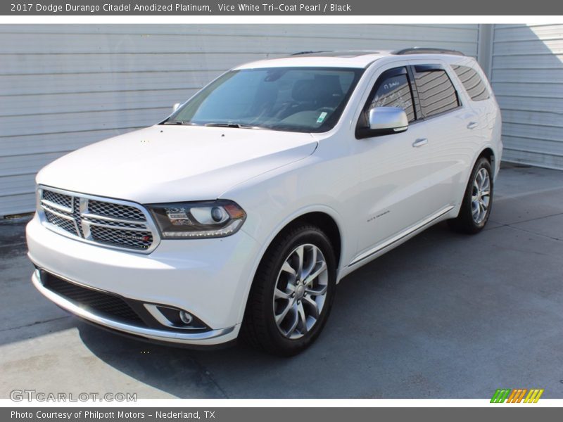 Front 3/4 View of 2017 Durango Citadel Anodized Platinum