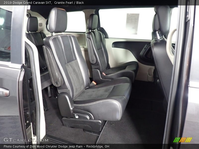 Granite Pearl / Black 2019 Dodge Grand Caravan SXT