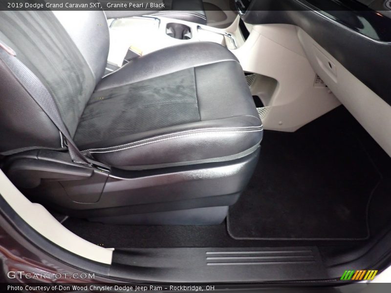 Granite Pearl / Black 2019 Dodge Grand Caravan SXT