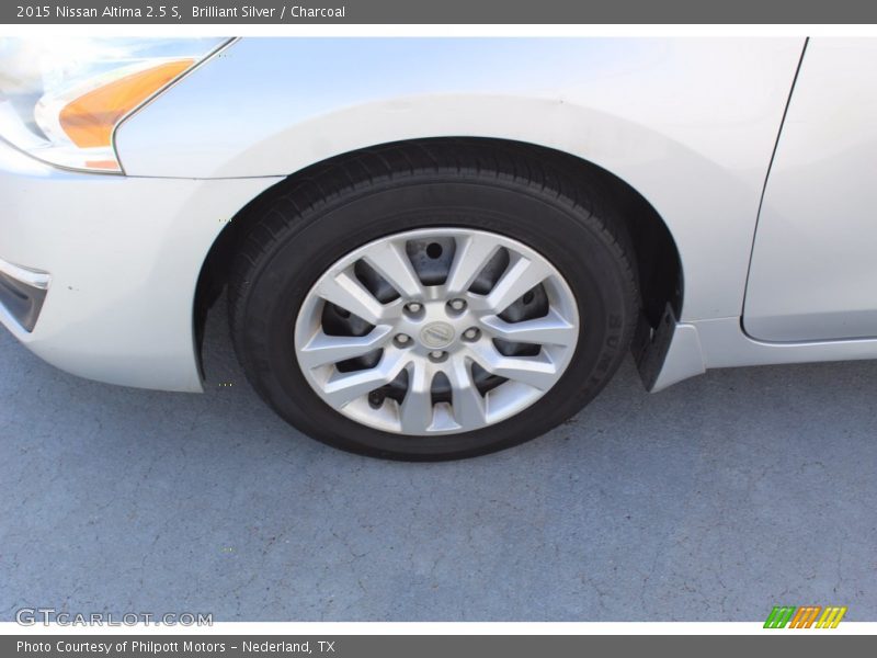 Brilliant Silver / Charcoal 2015 Nissan Altima 2.5 S