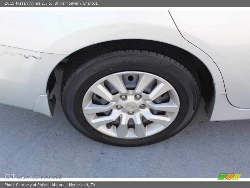 Brilliant Silver / Charcoal 2015 Nissan Altima 2.5 S