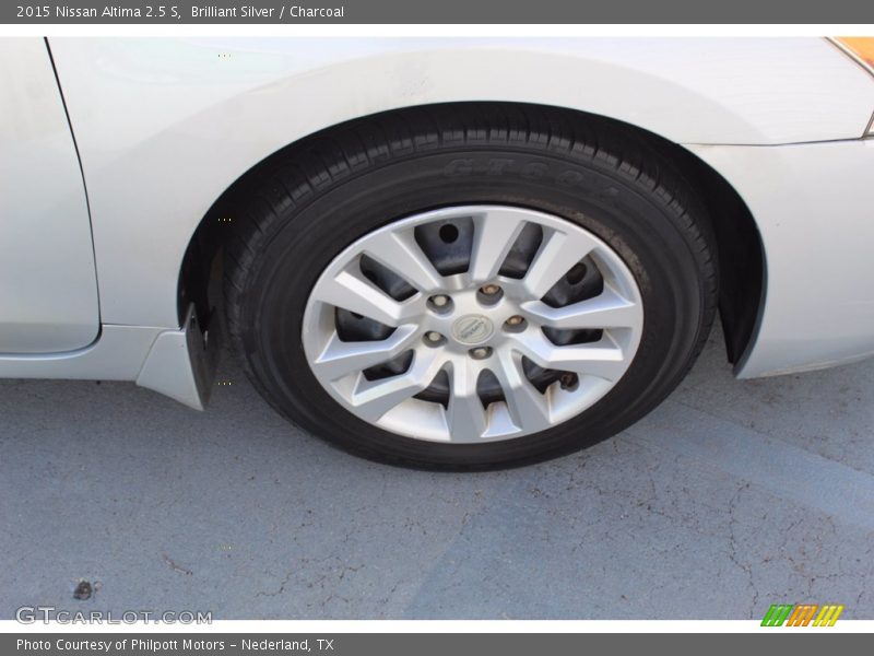 Brilliant Silver / Charcoal 2015 Nissan Altima 2.5 S