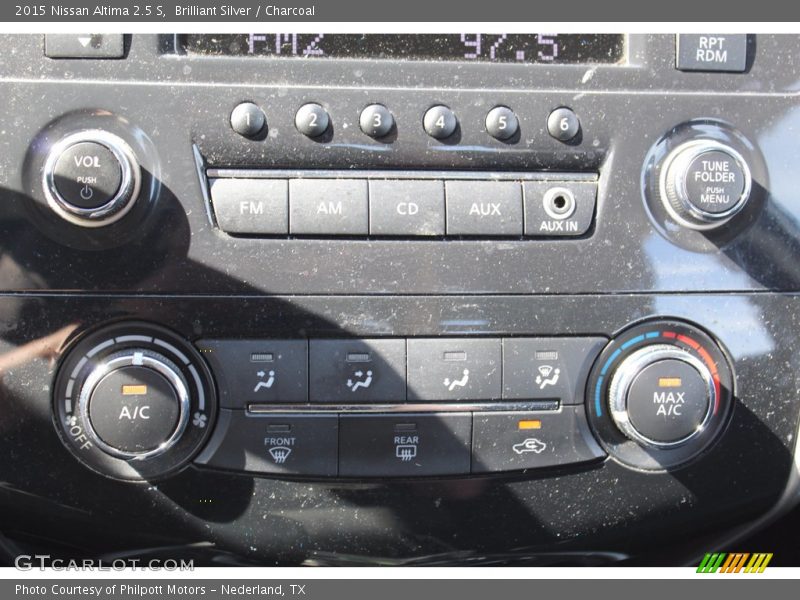 Brilliant Silver / Charcoal 2015 Nissan Altima 2.5 S