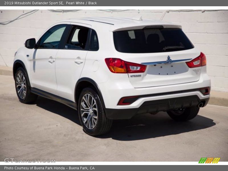 Pearl White / Black 2019 Mitsubishi Outlander Sport SE