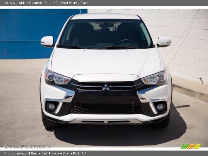 Pearl White / Black 2019 Mitsubishi Outlander Sport SE