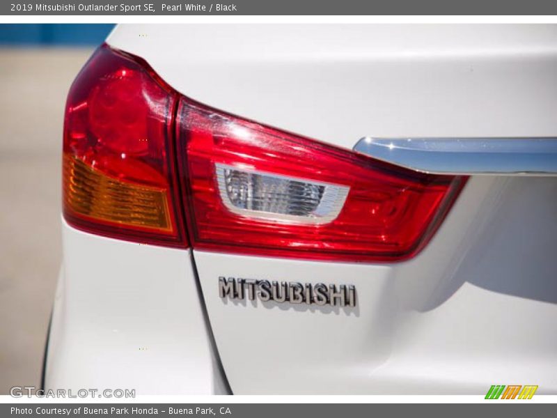  2019 Outlander Sport SE Logo