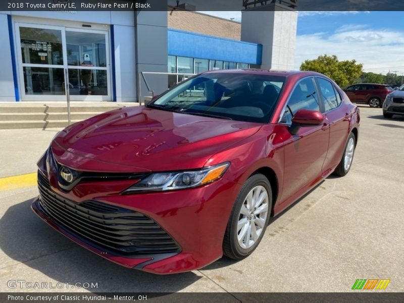 Ruby Flare Pearl / Black 2018 Toyota Camry LE