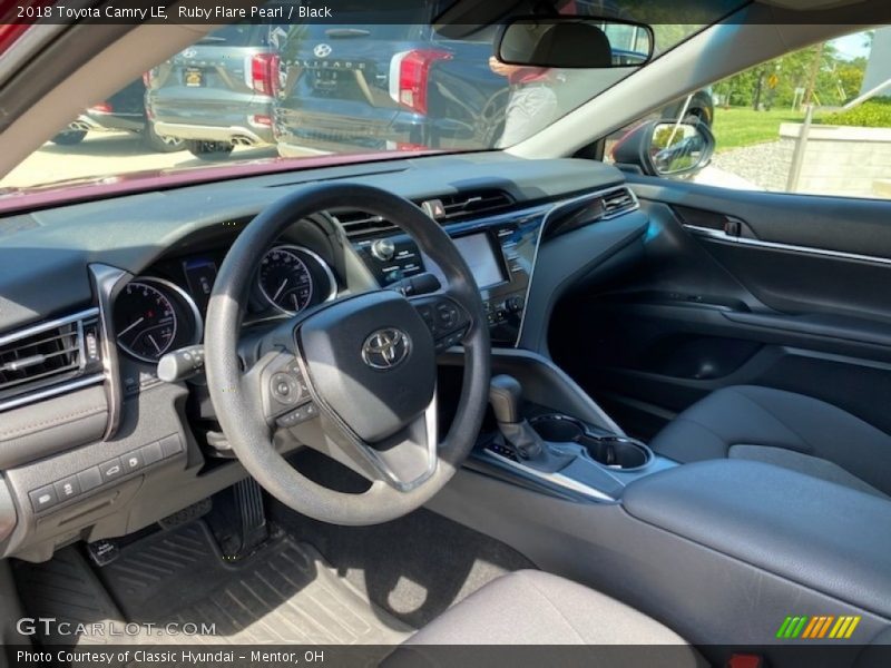 Ruby Flare Pearl / Black 2018 Toyota Camry LE