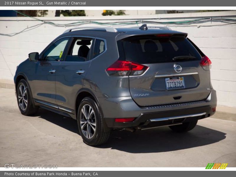 Gun Metallic / Charcoal 2017 Nissan Rogue SL