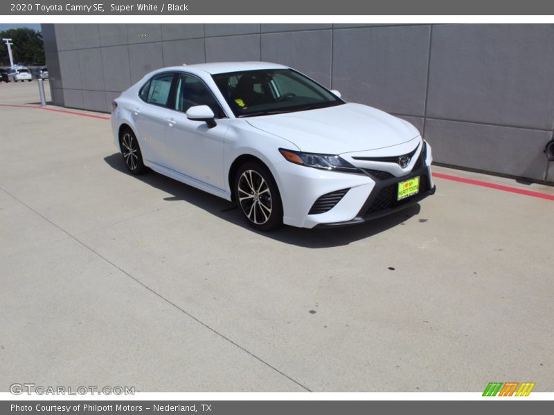 Super White / Black 2020 Toyota Camry SE