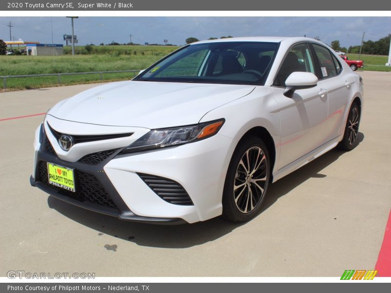 Super White / Black 2020 Toyota Camry SE