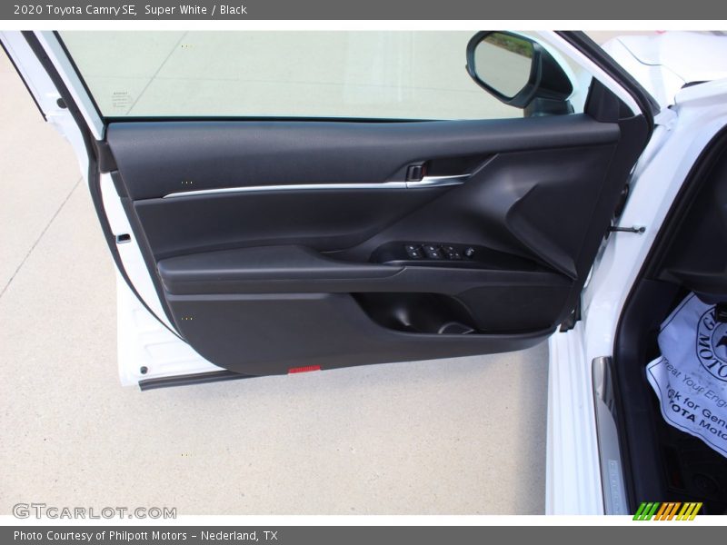 Super White / Black 2020 Toyota Camry SE