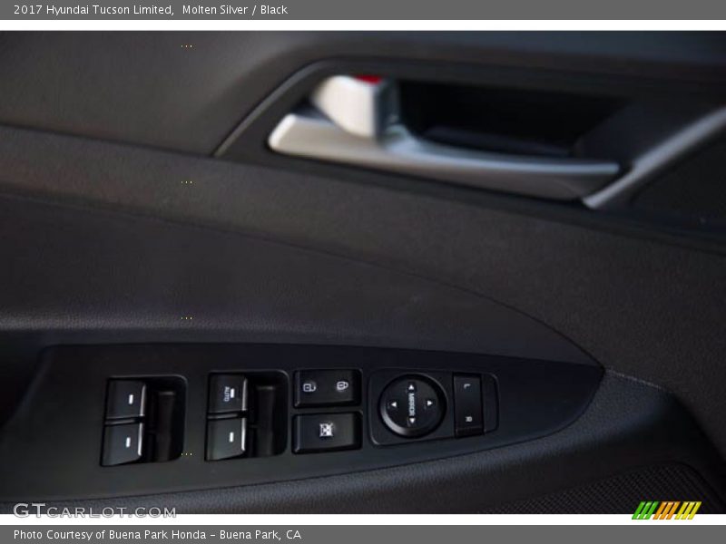 Molten Silver / Black 2017 Hyundai Tucson Limited