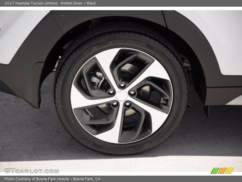 Molten Silver / Black 2017 Hyundai Tucson Limited