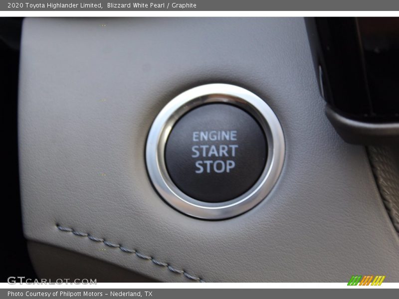 Blizzard White Pearl / Graphite 2020 Toyota Highlander Limited