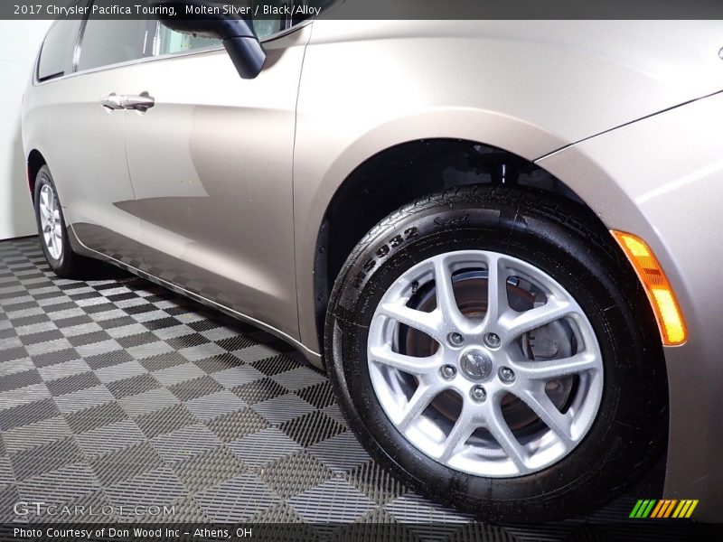 Molten Silver / Black/Alloy 2017 Chrysler Pacifica Touring