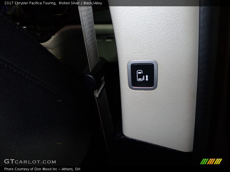 Molten Silver / Black/Alloy 2017 Chrysler Pacifica Touring