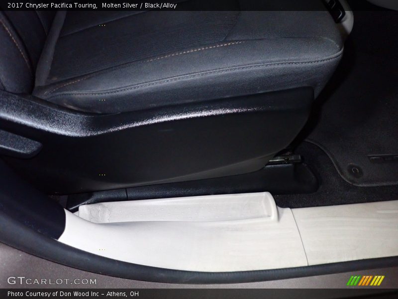 Molten Silver / Black/Alloy 2017 Chrysler Pacifica Touring