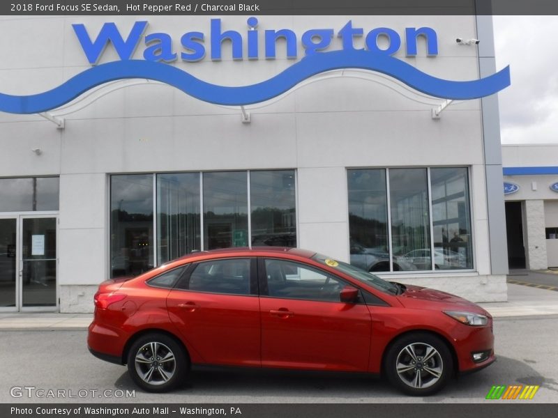 Hot Pepper Red / Charcoal Black 2018 Ford Focus SE Sedan