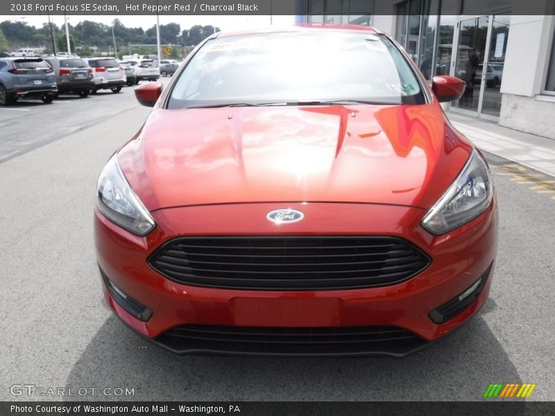 Hot Pepper Red / Charcoal Black 2018 Ford Focus SE Sedan