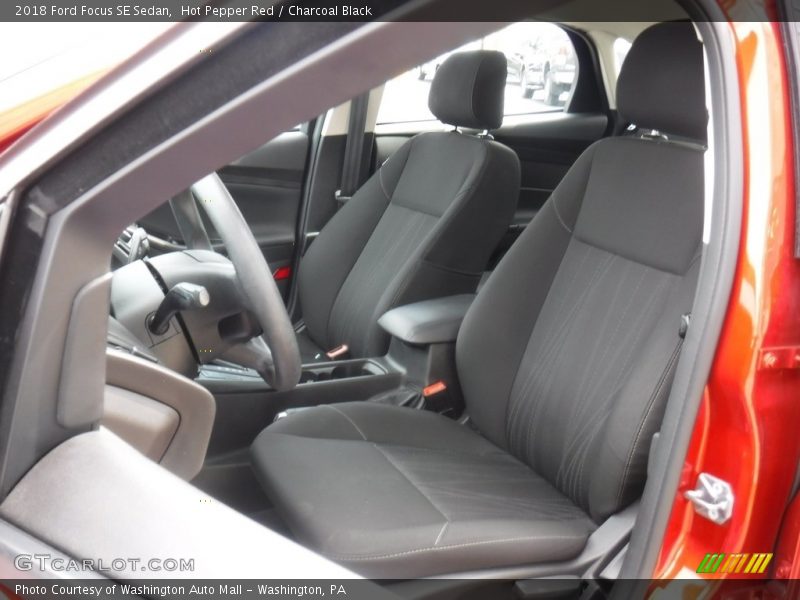 Hot Pepper Red / Charcoal Black 2018 Ford Focus SE Sedan