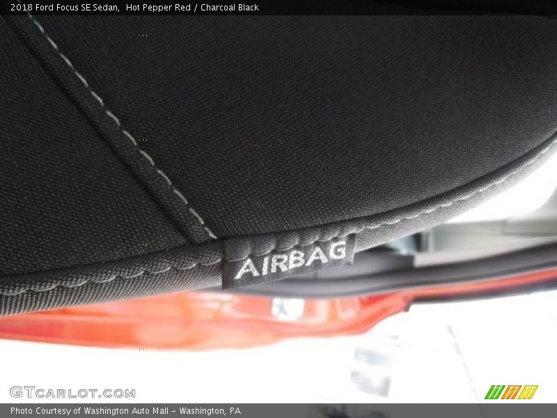 Hot Pepper Red / Charcoal Black 2018 Ford Focus SE Sedan