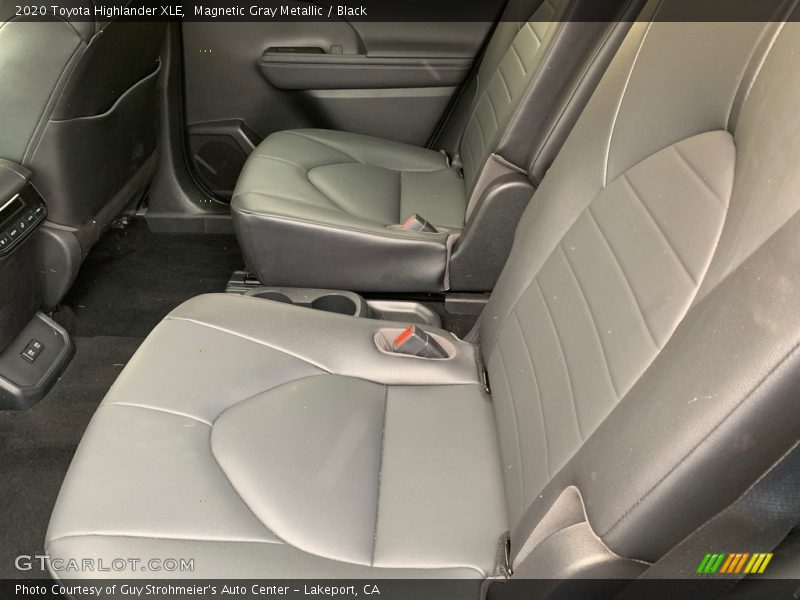 Magnetic Gray Metallic / Black 2020 Toyota Highlander XLE