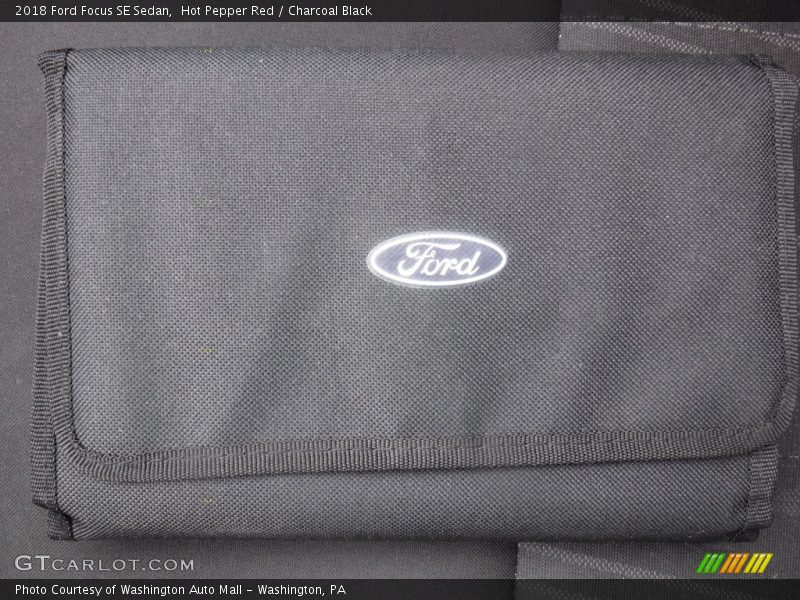 Hot Pepper Red / Charcoal Black 2018 Ford Focus SE Sedan