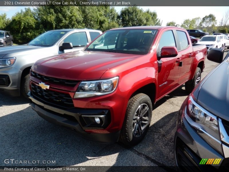 Front 3/4 View of 2021 Colorado LT Crew Cab 4x4