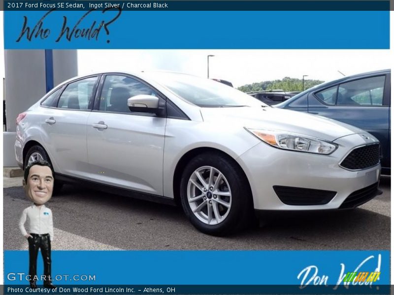 Ingot Silver / Charcoal Black 2017 Ford Focus SE Sedan