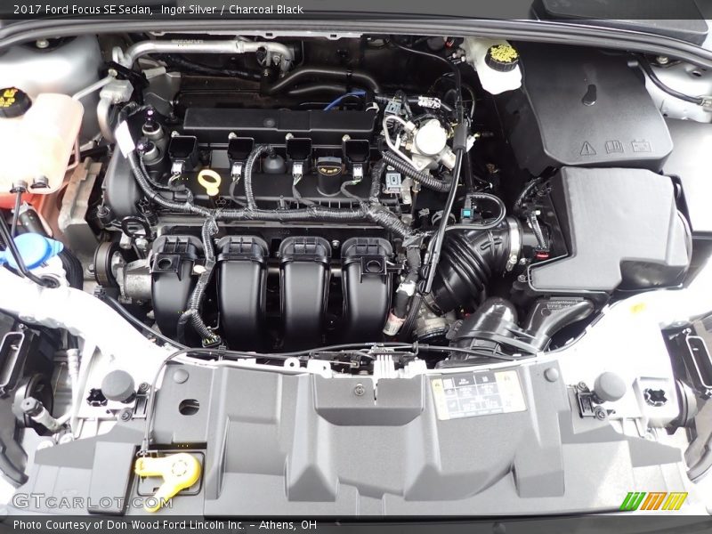 Ingot Silver / Charcoal Black 2017 Ford Focus SE Sedan